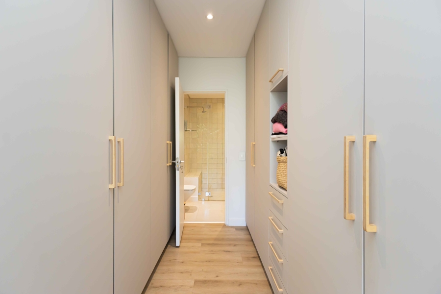 2 Bedroom Property for Sale in Sea Point Western Cape